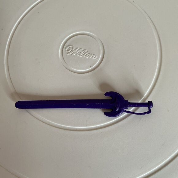 Vintage HeMan MOTU Fisto Purple Sword Masters of the Universe 7015-2259 - Picture 1 of 3